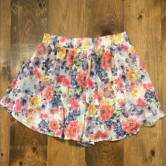 Show Me Your MuMu Women's Carlos Floral Swing Shorts - Picture 7 of 8